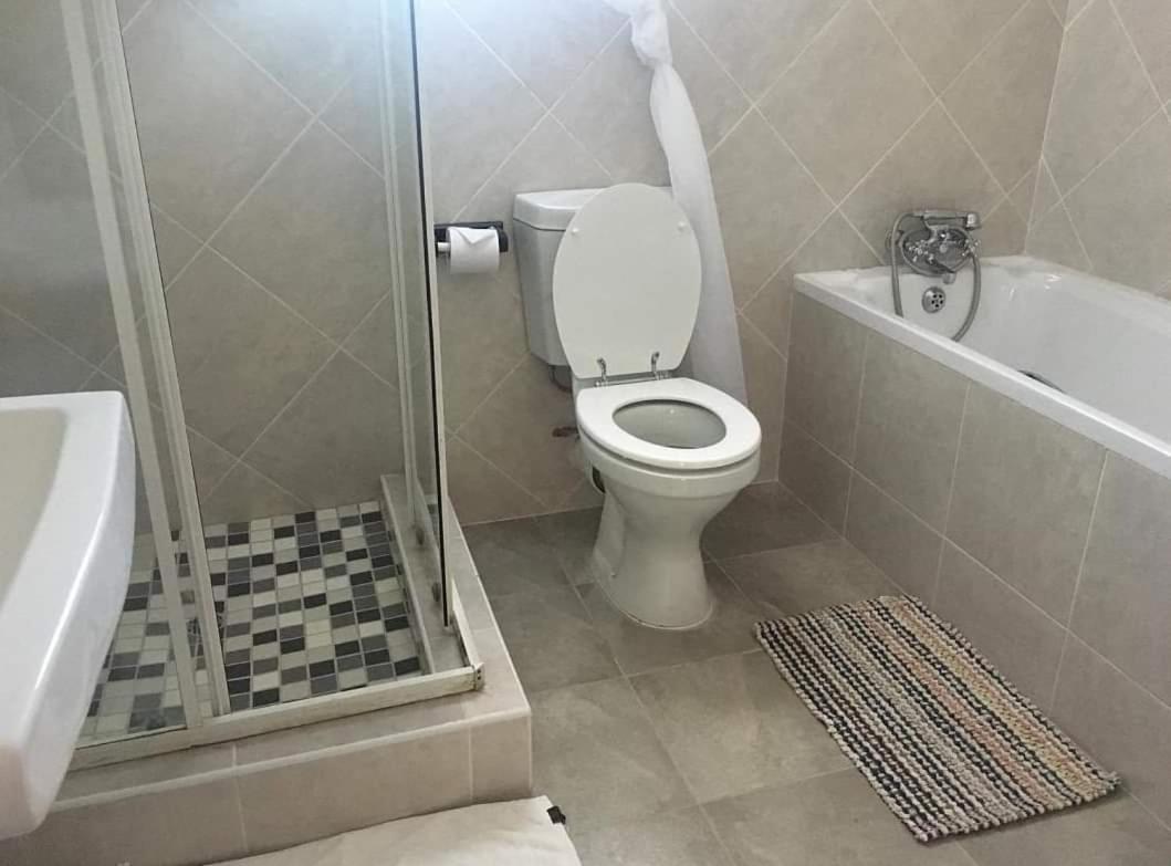 Aandrus Guesthouse Bloemfontein Bagian luar foto