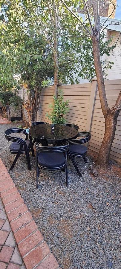 Aandrus Guesthouse Bloemfontein Bagian luar foto
