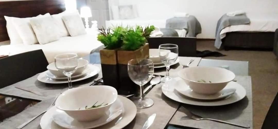 Aandrus Guesthouse Bloemfontein Bagian luar foto