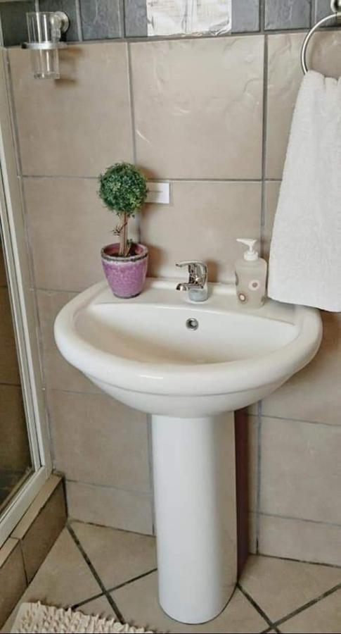 Aandrus Guesthouse Bloemfontein Bagian luar foto